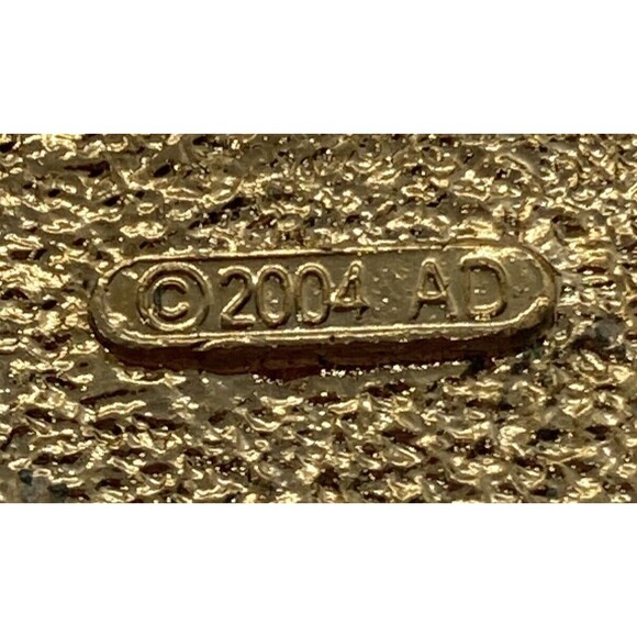 Vintage AD 2004 Gold Tone Mother of Pearl & CZ Elephant Pin Brooch Animal - Picture 5 of 7